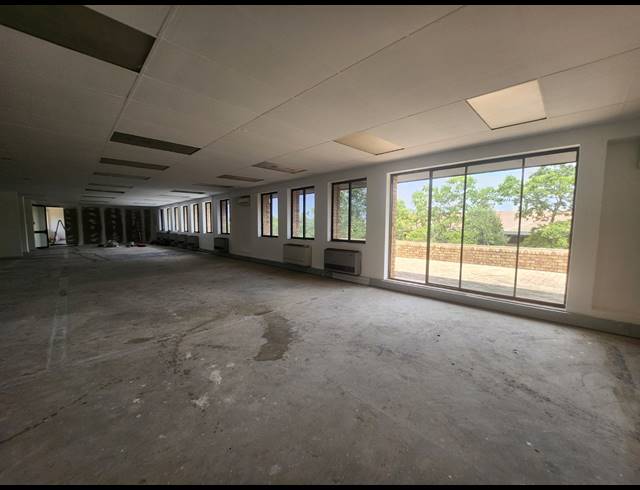 270M² OFFICE TO LET IN VORNA VALLEY